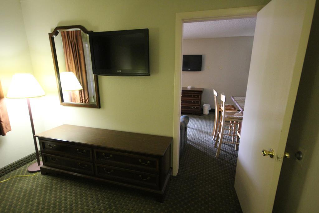 Rodeway Inn & Suites Nashville Exterior foto