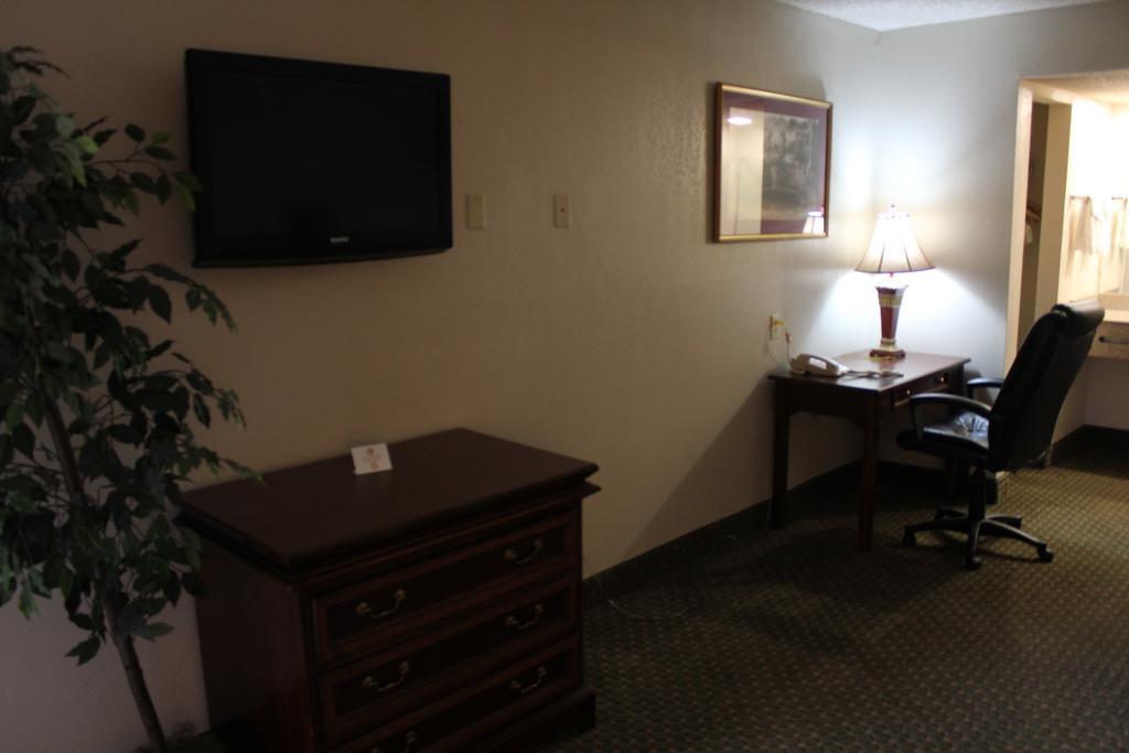 Rodeway Inn & Suites Nashville Exterior foto