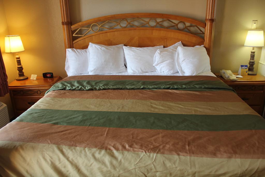 Rodeway Inn & Suites Nashville Zimmer foto