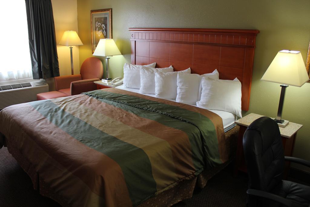 Rodeway Inn & Suites Nashville Zimmer foto
