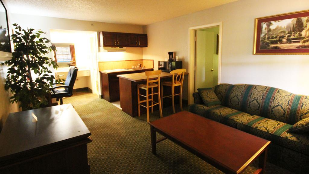 Rodeway Inn & Suites Nashville Exterior foto