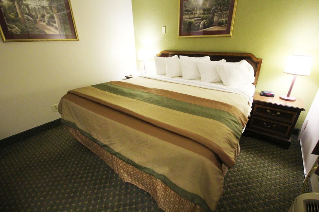 Rodeway Inn & Suites Nashville Exterior foto
